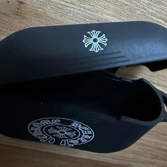 LUXURY AIRPOD PRO CASE - Picture 4 of 4